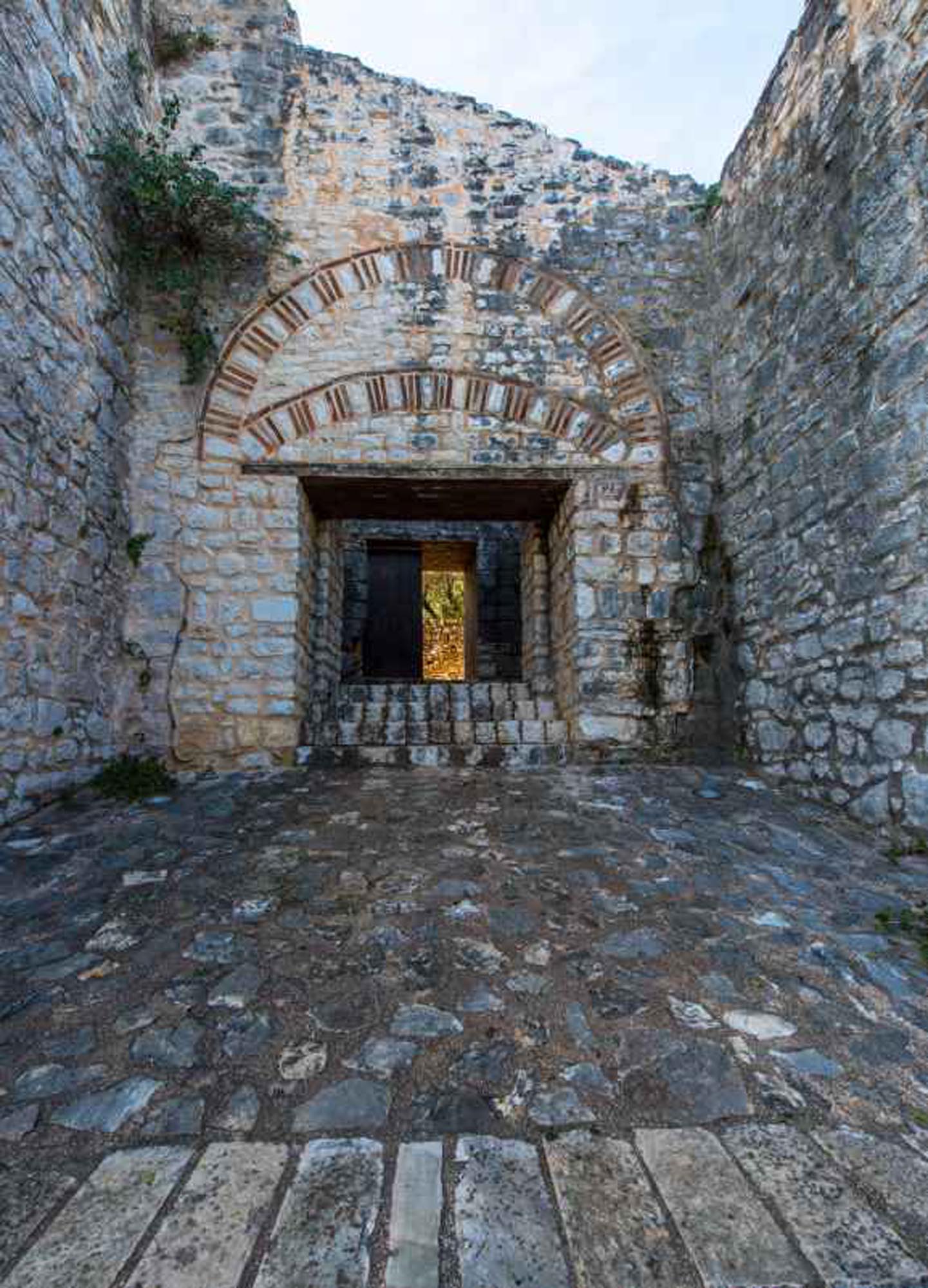 Η πύλη του κάστρου της Κασσιώπης, αρχείο ΕΦΑ Κέρκυρας.