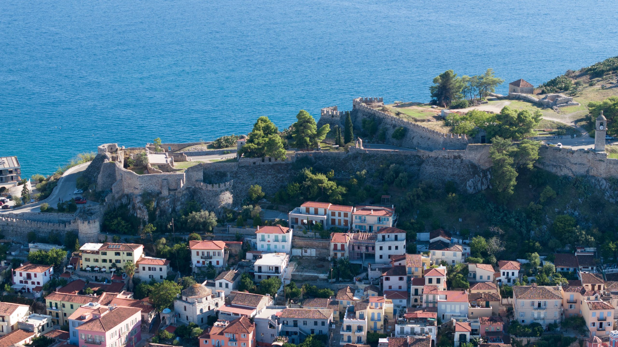 Το Φράγκικο και τμήμα του Ρωμέικου κάστρου. Αρχείο ΔΒΜΑ - Κ. Ξενικάκης